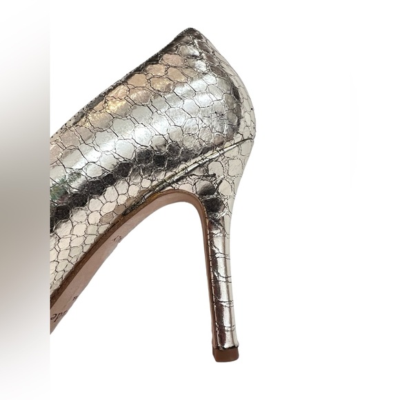 Kate Spade Karoline gold snake pattern pumps - Picture 5 of 8